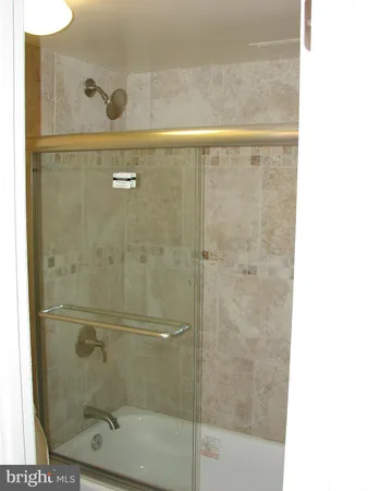 $2,950 | 8360 Greensboro Drive, Unit 1006, McLean, VA 22102