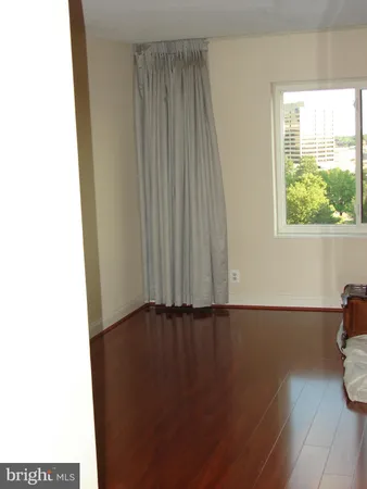 $2,950 | 8360 Greensboro Drive, Unit 1006, McLean, VA 22102