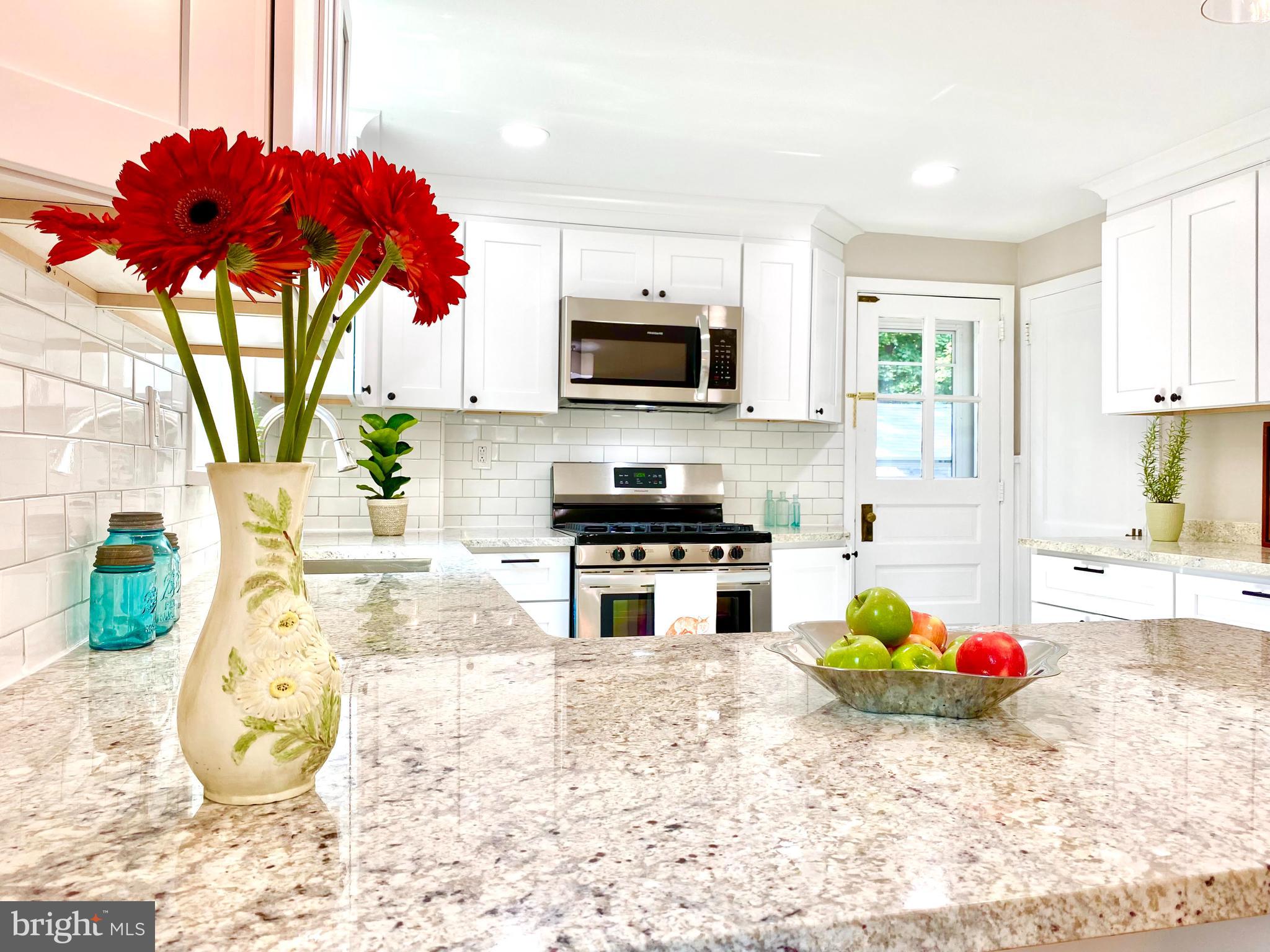112 Valley View Road Media, PA 19063 - Photo 4 of 96