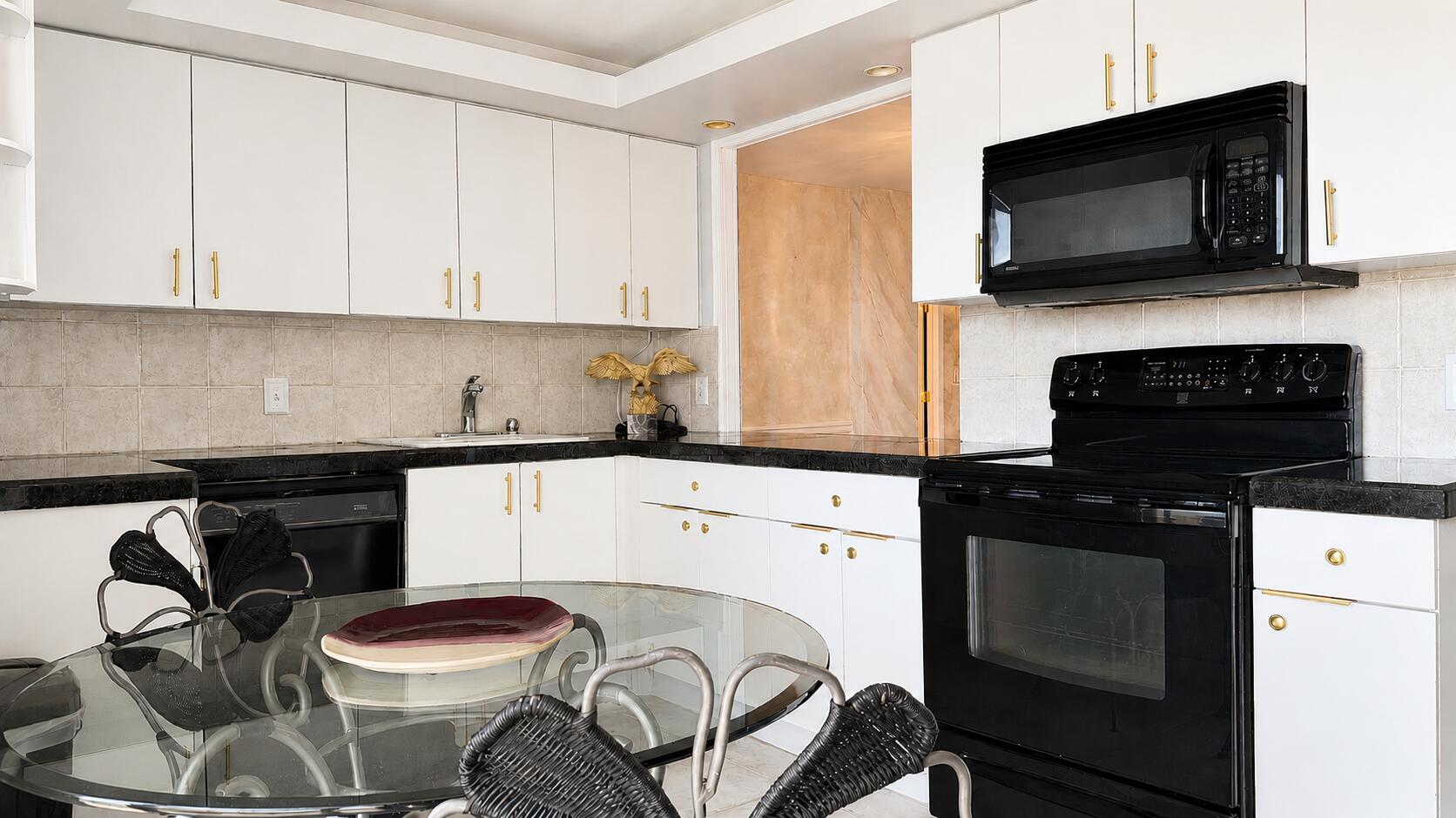 3000 South Ocean Boulevard, Unit 1404 Boca Raton, FL 33432 - Photo 8 of 45 Kitchen
