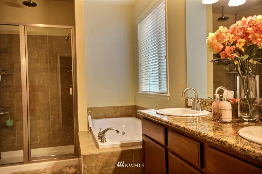 808 Hoquiam Avenue Northeast Renton, WA 98059 - Photo 13 of 19 Gallery Image 13