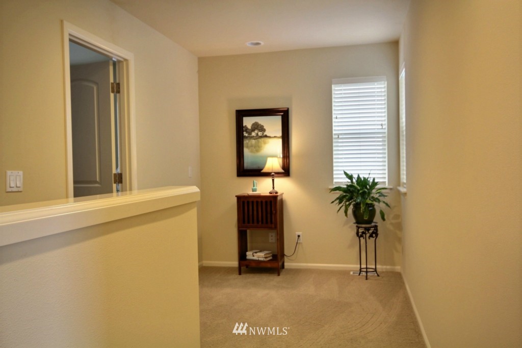 808 Hoquiam Avenue Northeast Renton, WA 98059 - Photo 14 of 19 Gallery Image 14