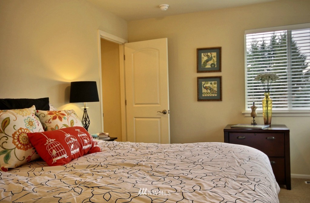 808 Hoquiam Avenue Northeast Renton, WA 98059 - Photo 15 of 19 Gallery Image 15