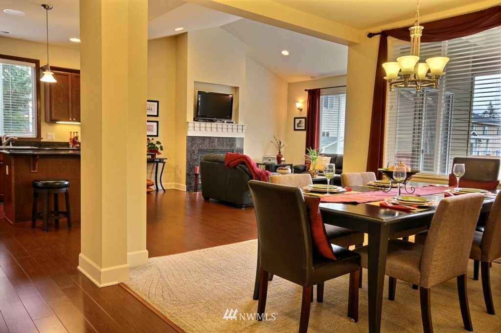 808 Hoquiam Avenue Northeast Renton, WA 98059 - Photo 6 of 19 Gallery Image 6