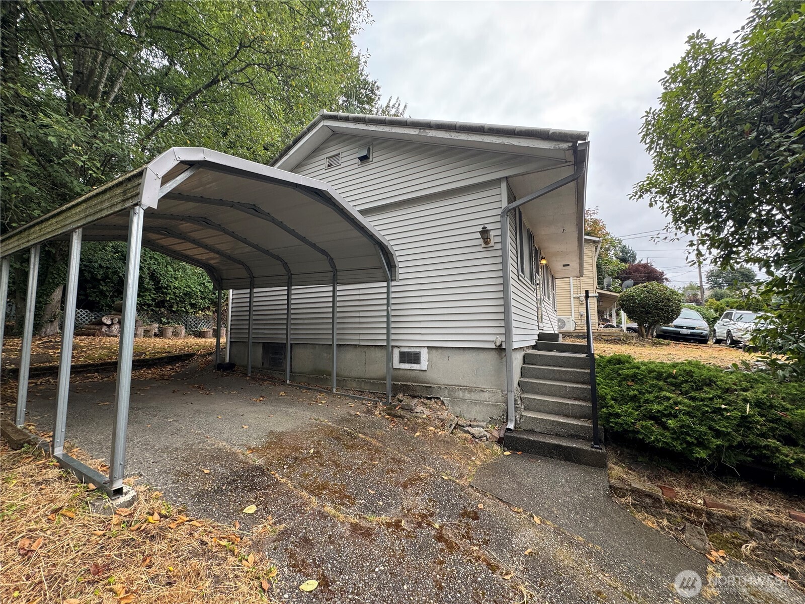 3708 South Perry Street Seattle, WA 98118 - Photo 10 of 12