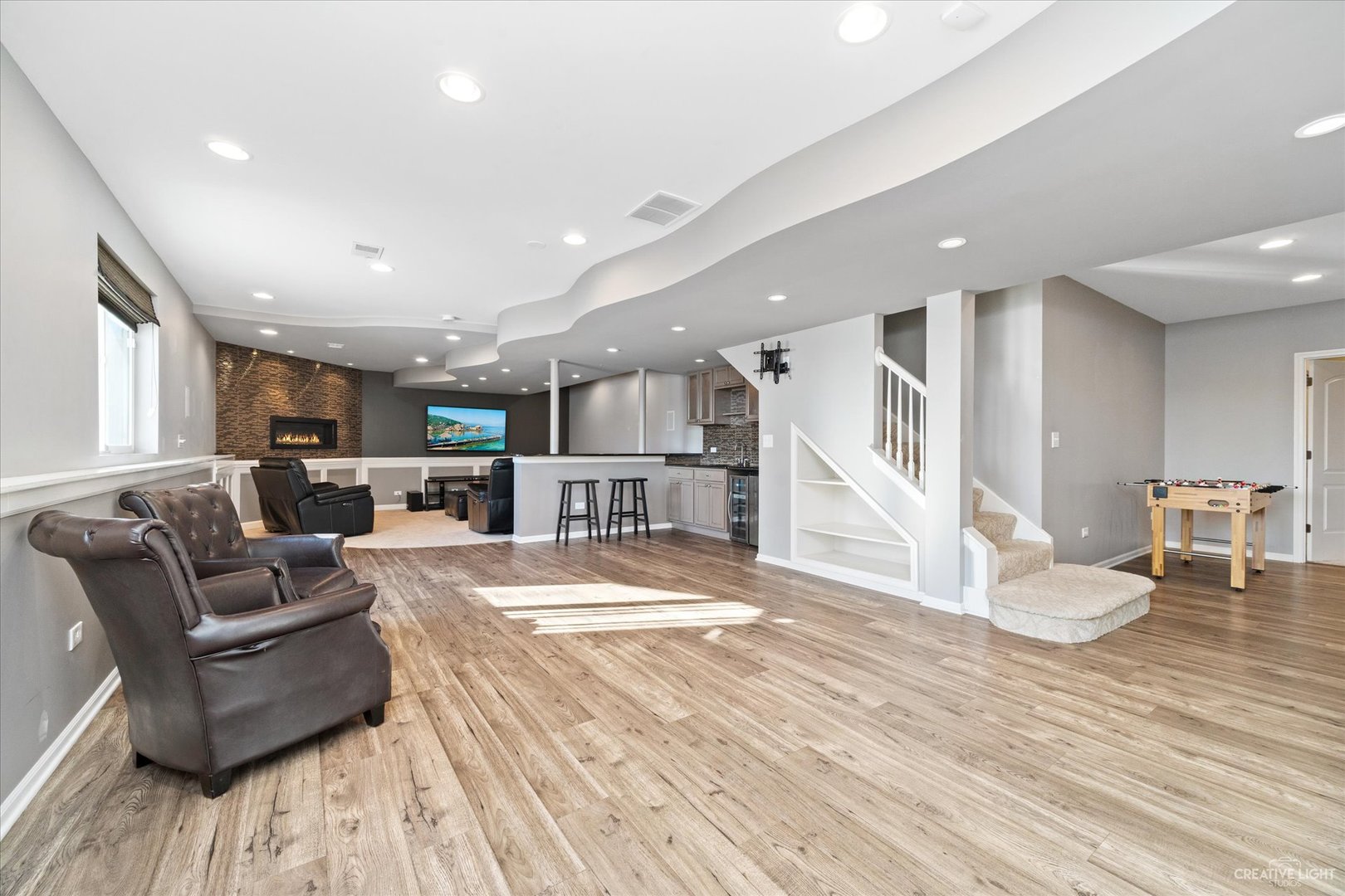 2933 Kelly Drive Elgin, IL 60124 - Photo 39 of 52 a living room with furniture and wooden floor