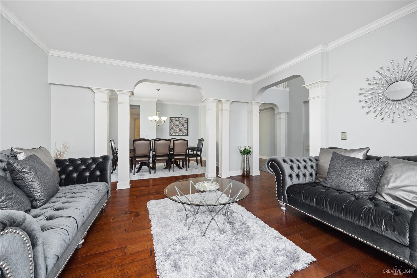 2933 Kelly Drive Elgin, IL 60124 - Photo 6 of 52 a living room with furniture and wooden floor
