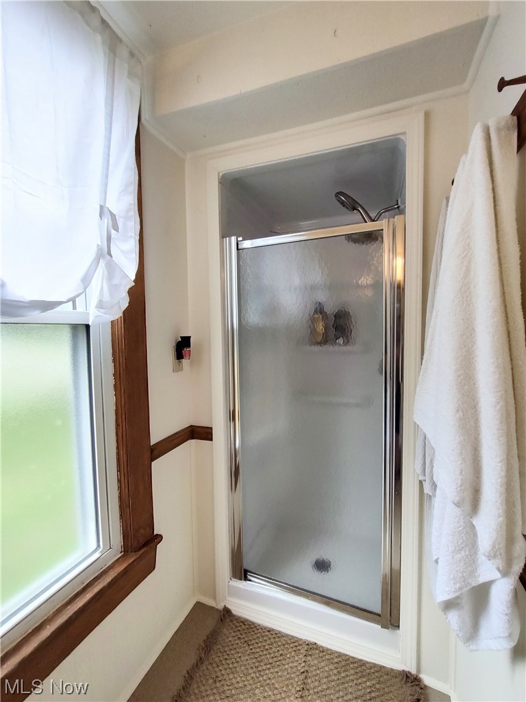 617 Mill Road Ravenna, OH 44266 - Photo 19 of 25 Bathroom featuring a shower with door