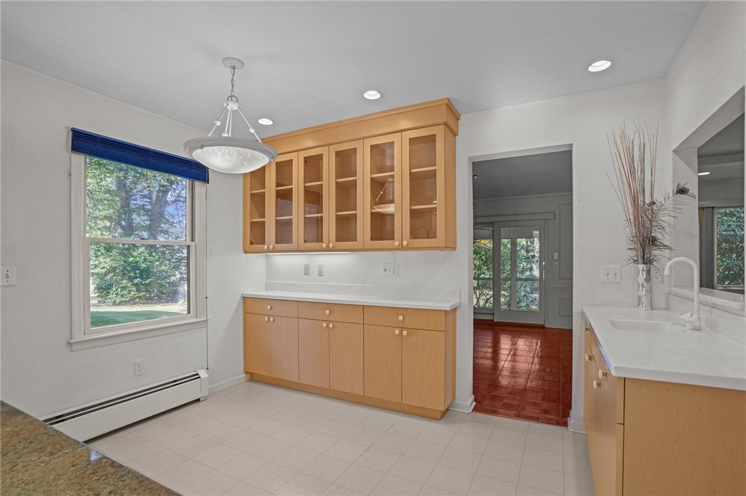 3 Hanley Farm Road Warren, RI 02885 - Photo 12 of 40