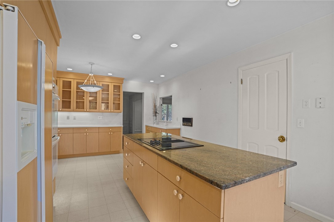 3 Hanley Farm Road Warren, RI 02885 - Photo 8 of 40