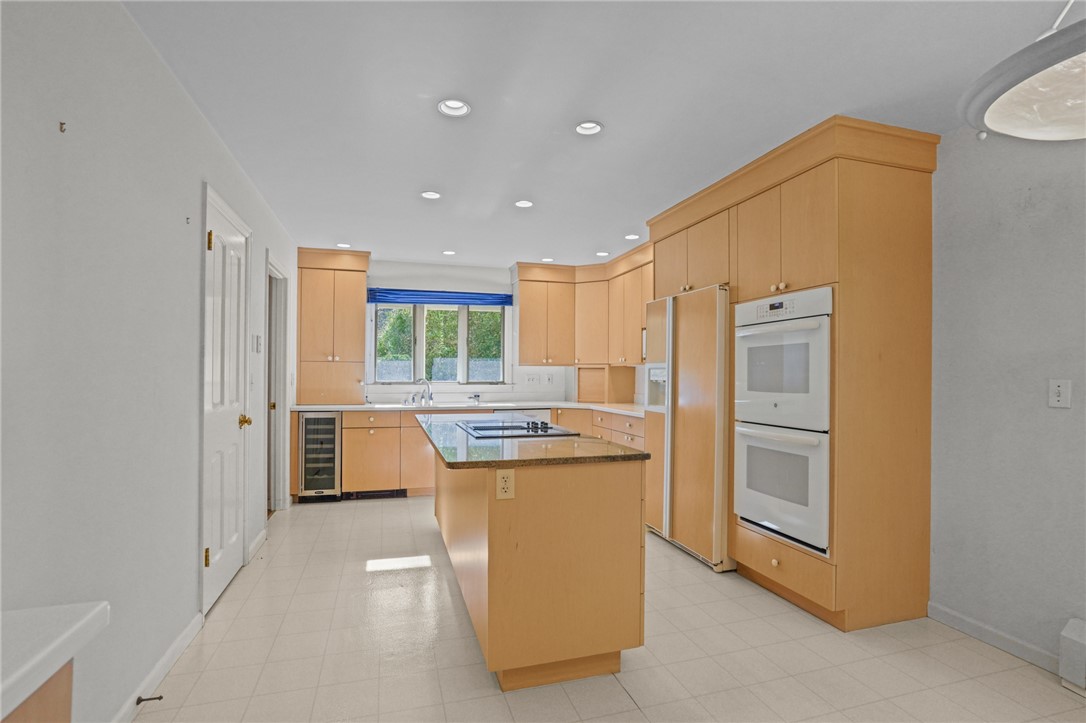 3 Hanley Farm Road Warren, RI 02885 - Photo 10 of 40