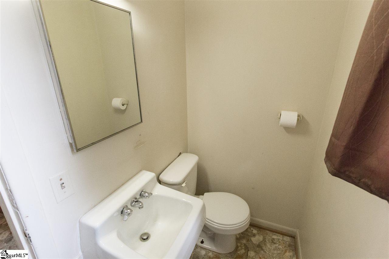 206 Bennett Street Union, SC 29379 - Photo 14 of 17