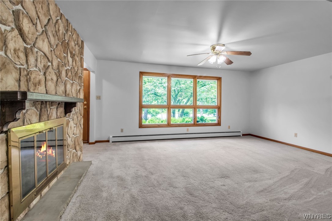 1022 Ridge Road Lewiston, NY 14092 - Photo 19 of 48 Spacious living room