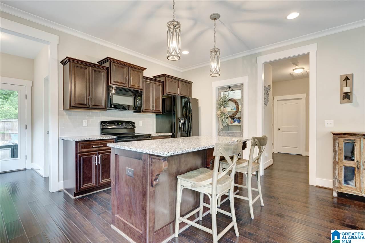 968 Valley Circle Leeds, AL 35094 - Photo 9 of 23
