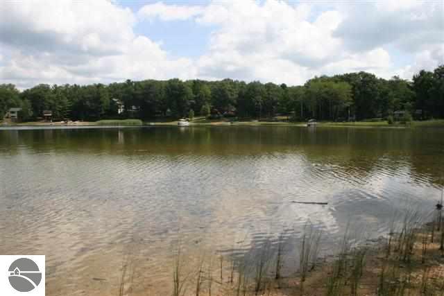 1045 Tranquil Point Road Traverse City, MI 49696 - Photo 5 of 10 1783880-4.JPG