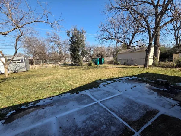 $1,750 | 2559 Valwood Parkway, Farmers Branch, TX 75234