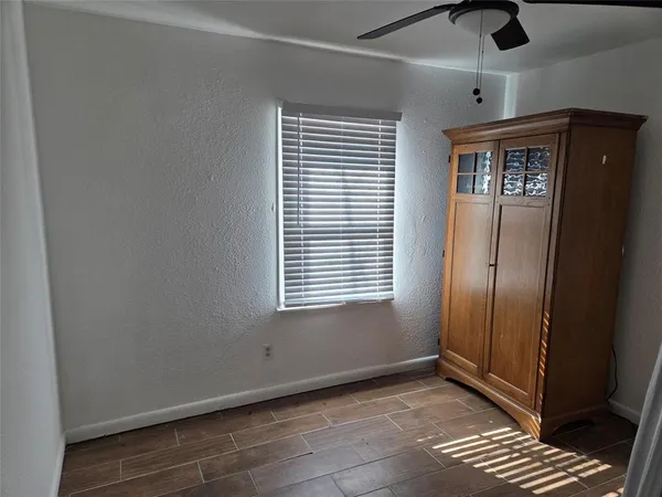 $1,750 | 2559 Valwood Parkway, Farmers Branch, TX 75234