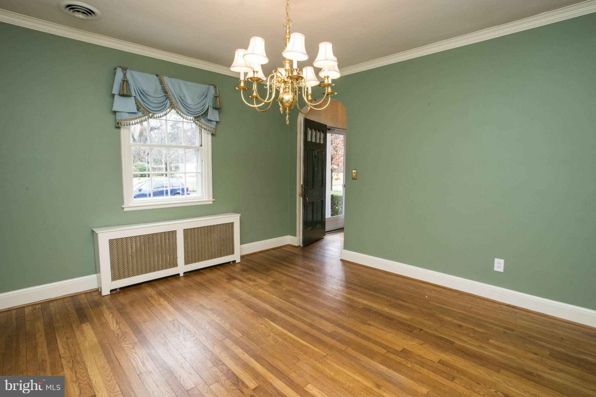 600 Sussex Road Baltimore, MD 21286 - Photo 6 of 30 Dining Room