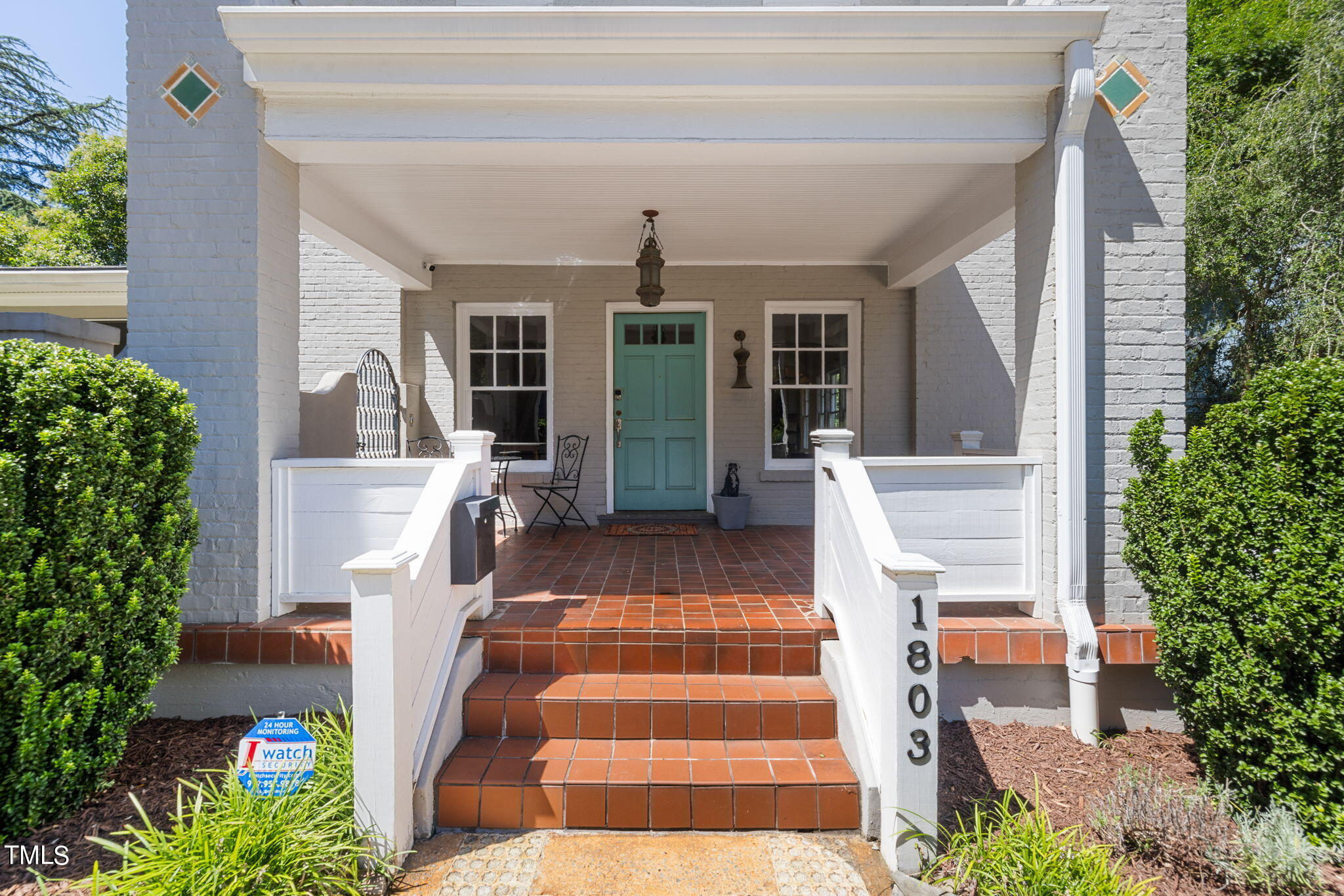 1803 White Oak Road Raleigh, NC 27608 - Photo 2 of 33 a front view of house with yard