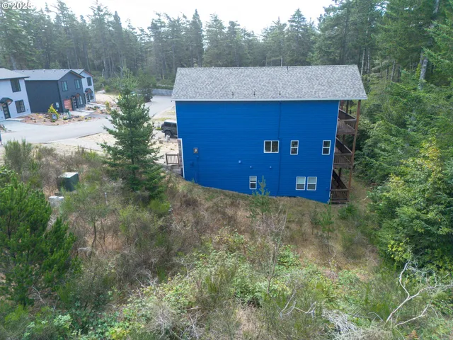 a view of a barn house