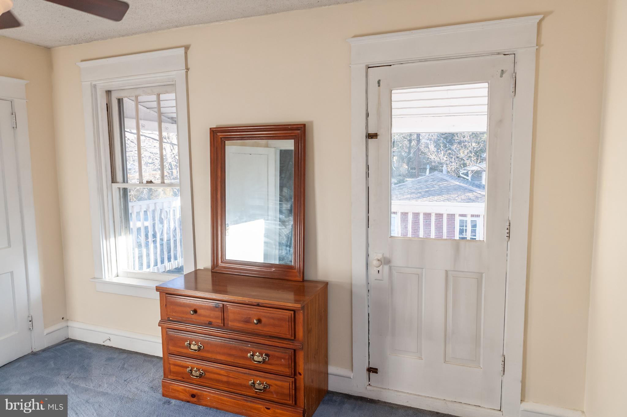 305 North Waverly Street Reading, PA 19607 - Photo 12 of 18 Back bedroom