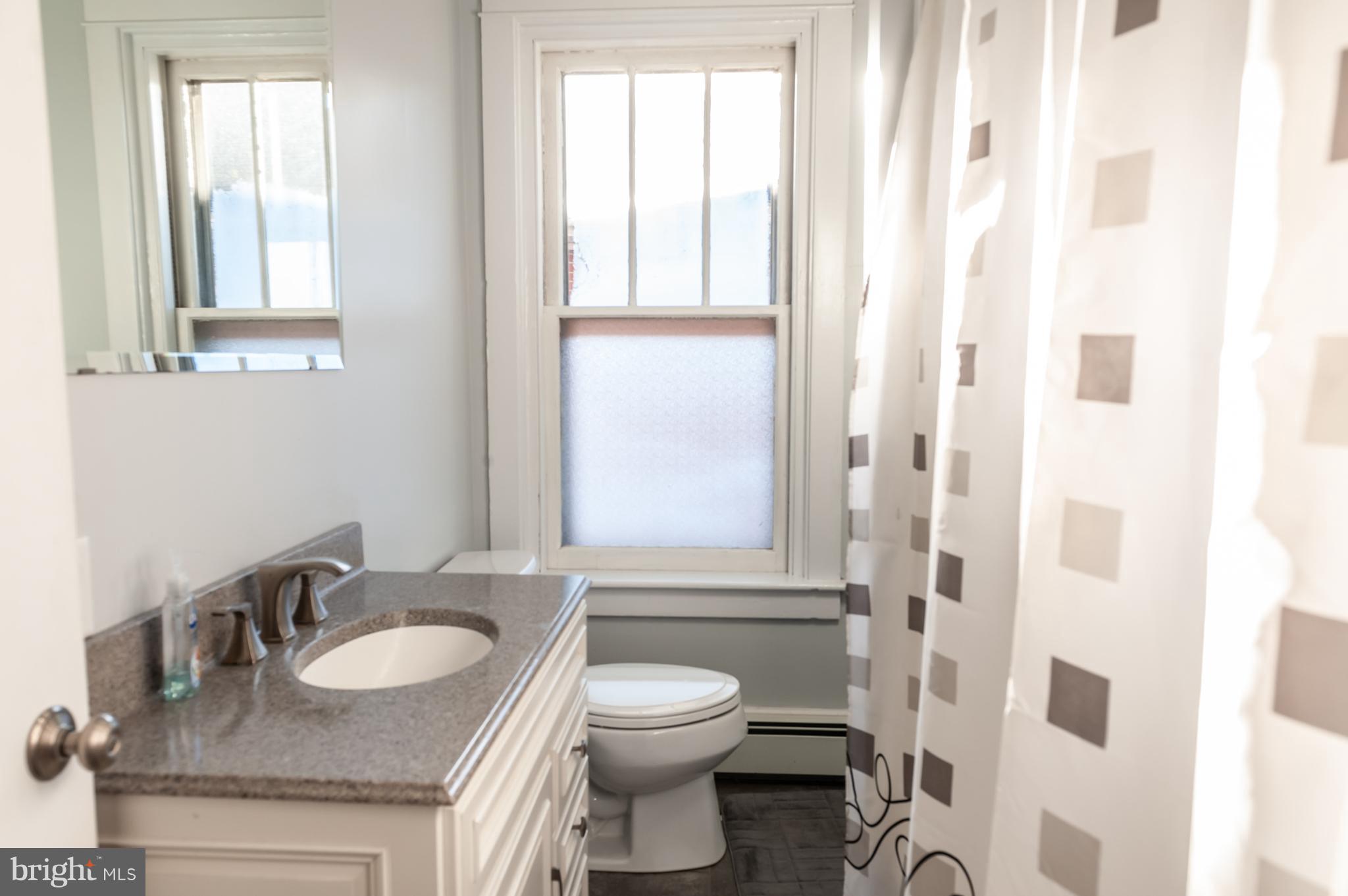 305 North Waverly Street Reading, PA 19607 - Photo 9 of 18 Main Bath