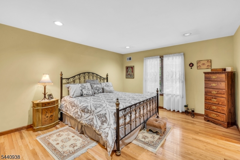 10 Loriann Road Warren, NJ 07059 - Photo 20 of 34