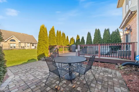 $375,000 | 6702 Pondview Drive, Tinley Park, IL 60477