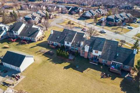 $375,000 | 6702 Pondview Drive, Tinley Park, IL 60477