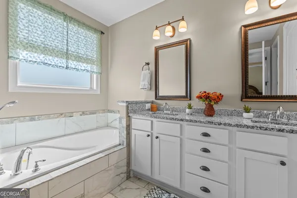 $374,900 | 122 Blue Dunn Circle, Perry, GA 31069