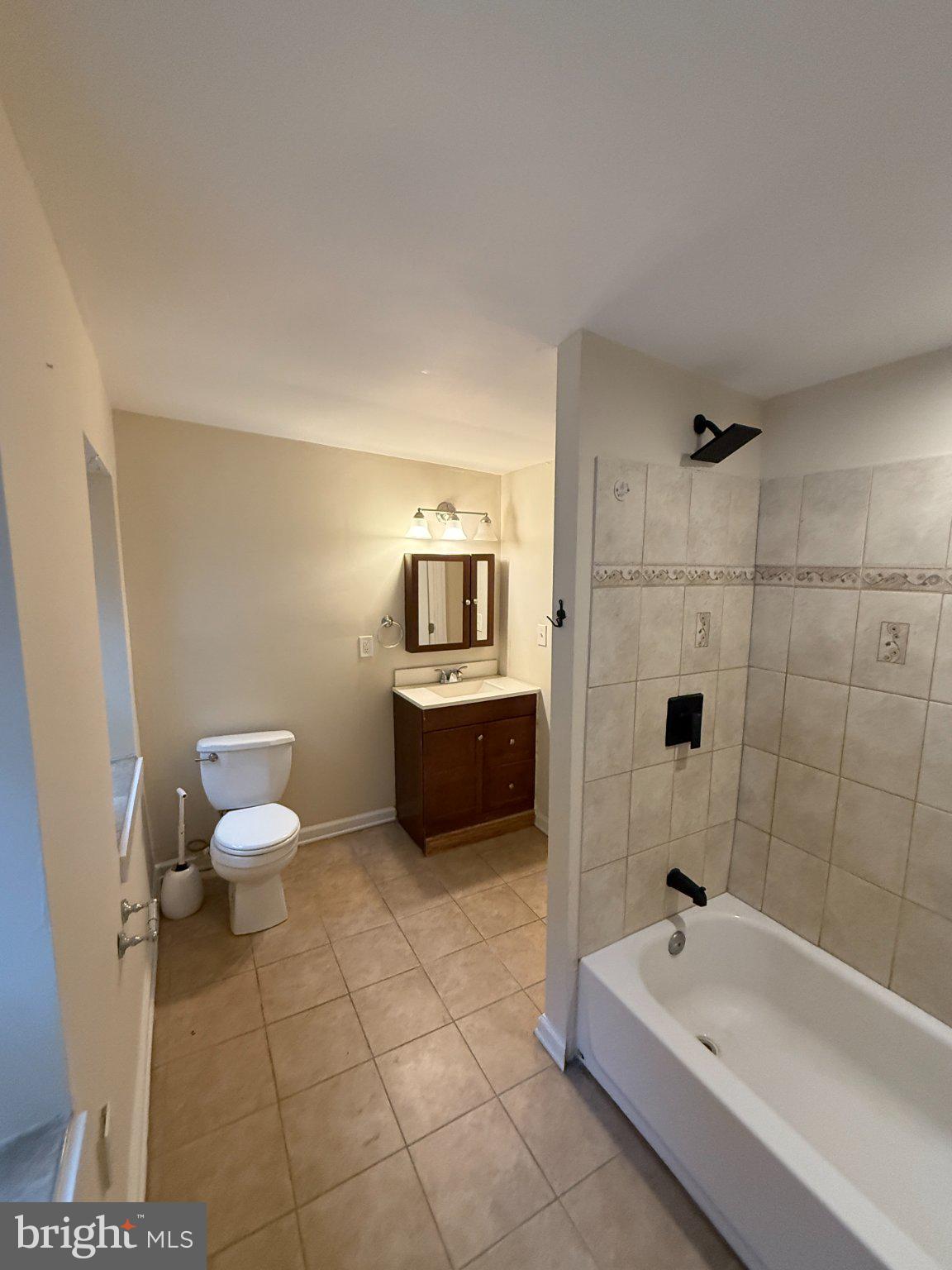 6 Woodmont Road Conshohocken, PA 19428 - Photo 8 of 11 Gallery Image 8