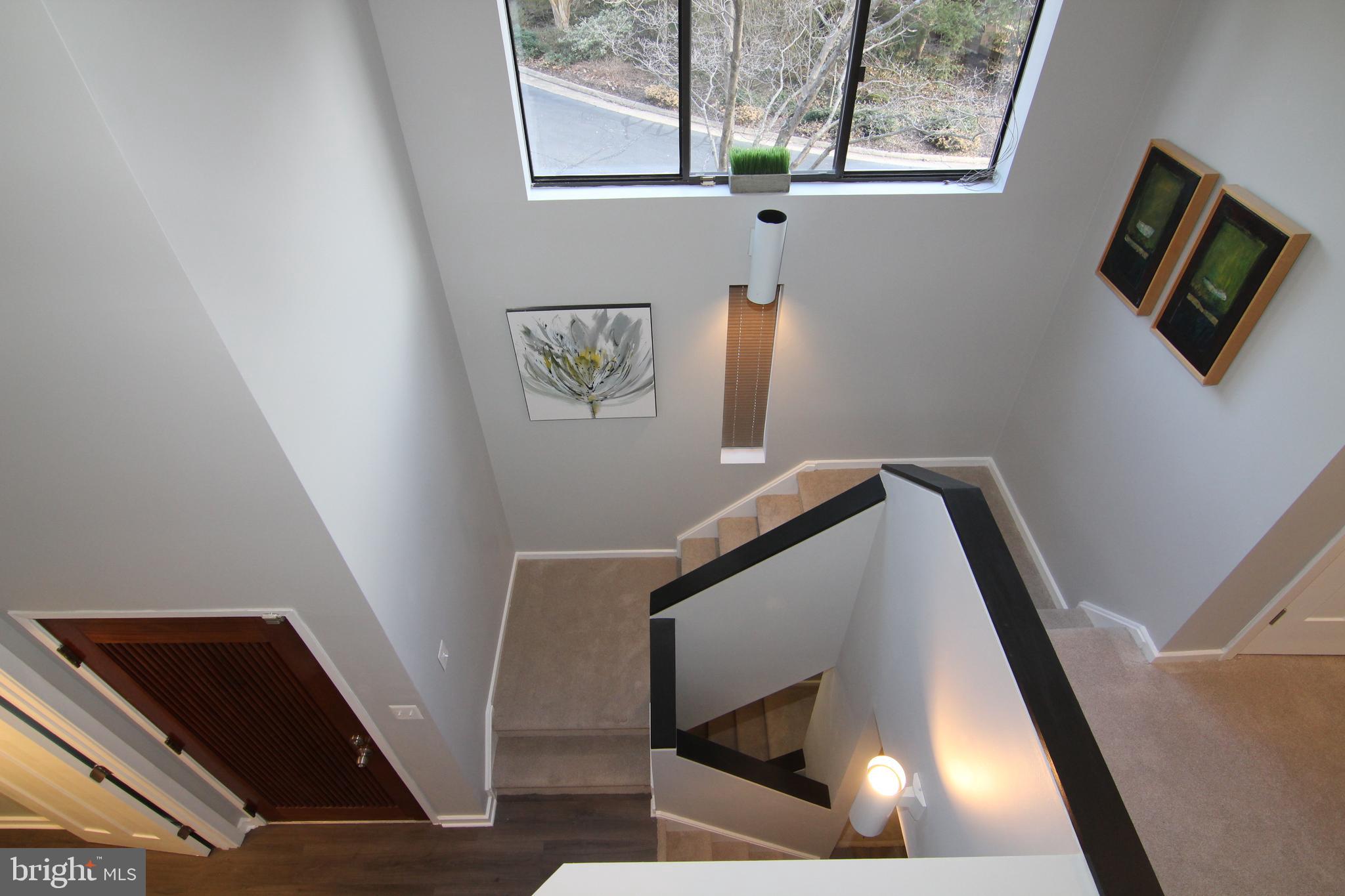 11600 Brandon Hill Way Reston, VA 20194 - Photo 21 of 60 Stairwell and more wonderful windows!