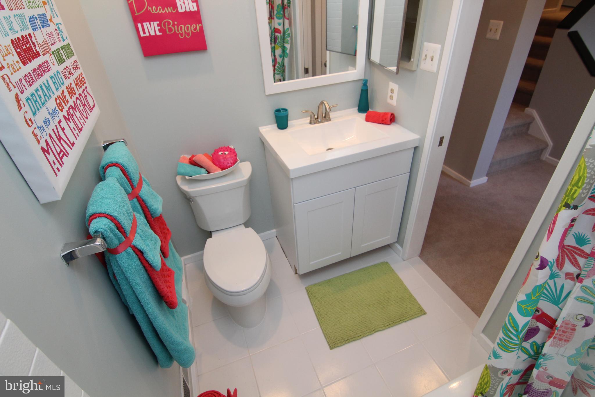 11600 Brandon Hill Way Reston, VA 20194 - Photo 28 of 60 Hall Bath