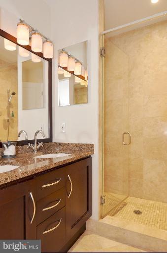 1433 R Street Northwest, Unit 2 Washington, DC 20009 - Photo 1 of 22 Bath (Master)