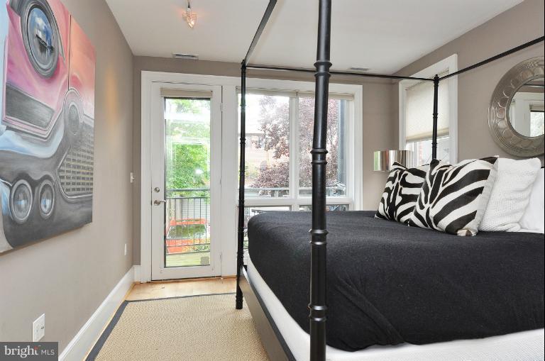1433 R Street Northwest, Unit 2 Washington, DC 20009 - Photo 10 of 22 Bedroom (Master)