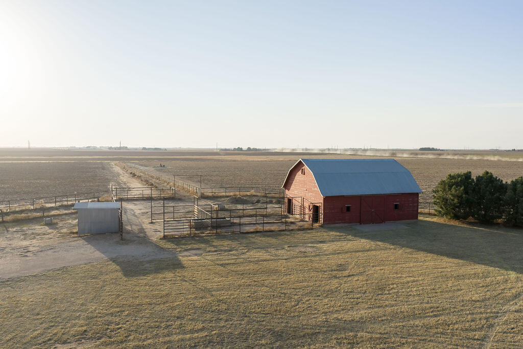 19706 C R 3100 Slaton, TX 79364 - Photo 155 of 195 AshleyAdamsMedia-713