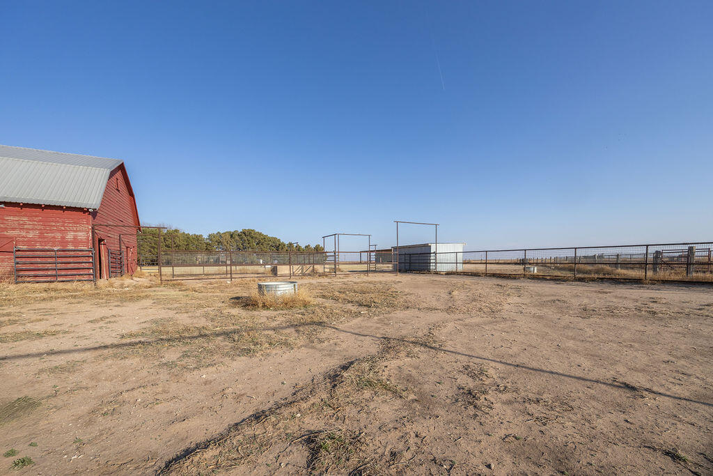 19706 C R 3100 Slaton, TX 79364 - Photo 160 of 195 AshleyAdamsMedia-632