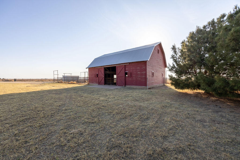 19706 C R 3100 Slaton, TX 79364 - Photo 166 of 195 AshleyAdamsMedia-643