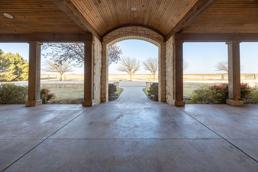 19706 C R 3100 Slaton, TX 79364 - Photo 27 of 195 AshleyAdamsMedia-669