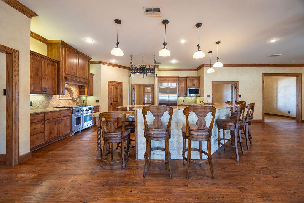 19706 C R 3100 Slaton, TX 79364 - Photo 37 of 195 AshleyAdamsMedia-470