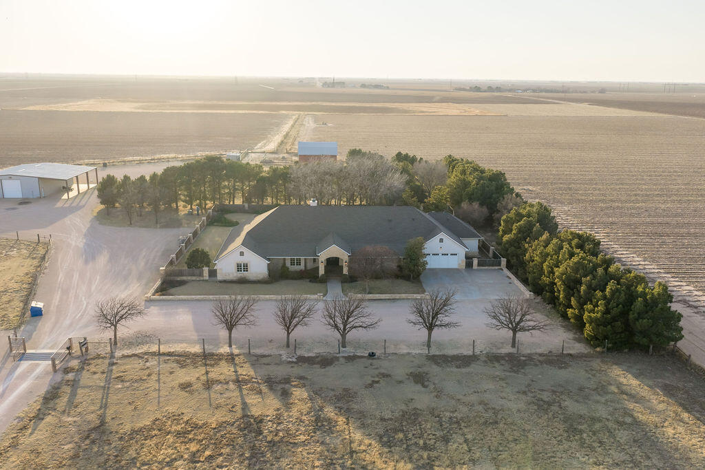 19706 C R 3100 Slaton, TX 79364 - Photo 6 of 195 AshleyAdamsMedia-718