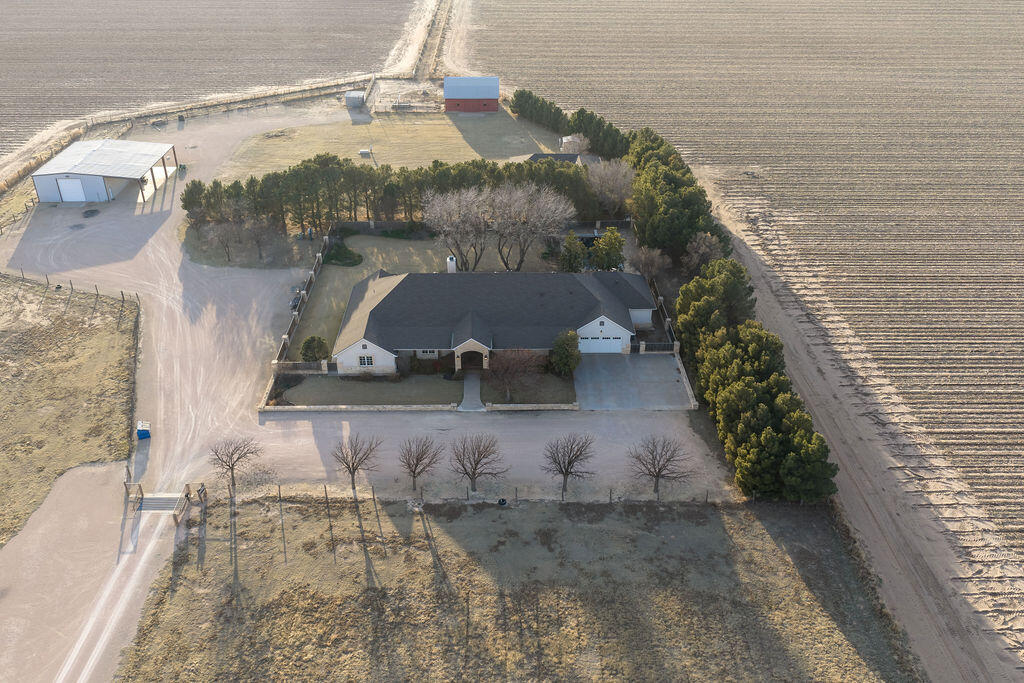 19706 C R 3100 Slaton, TX 79364 - Photo 7 of 195 AshleyAdamsMedia-705