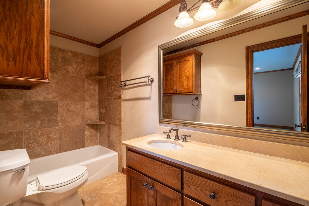 19706 C R 3100 Slaton, TX 79364 - Photo 71 of 195 AshleyAdamsMedia-527