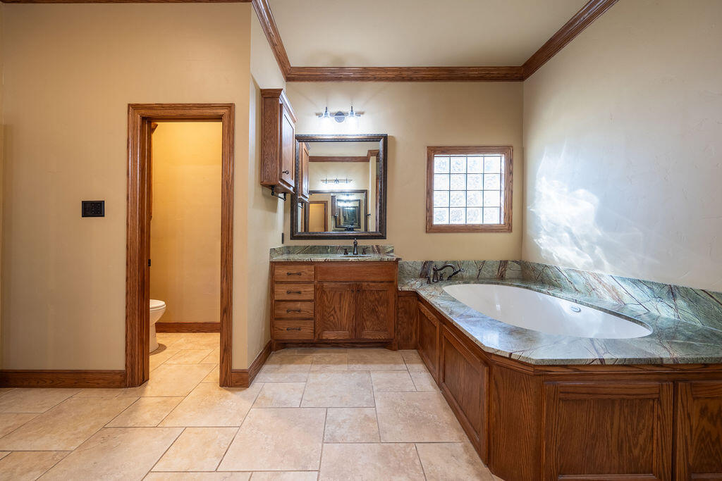 19706 C R 3100 Slaton, TX 79364 - Photo 77 of 195 AshleyAdamsMedia-538