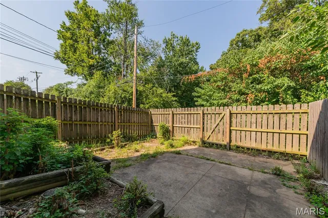 $179,900 | 1054 Willow Brook Drive, St. Louis, MO 63146