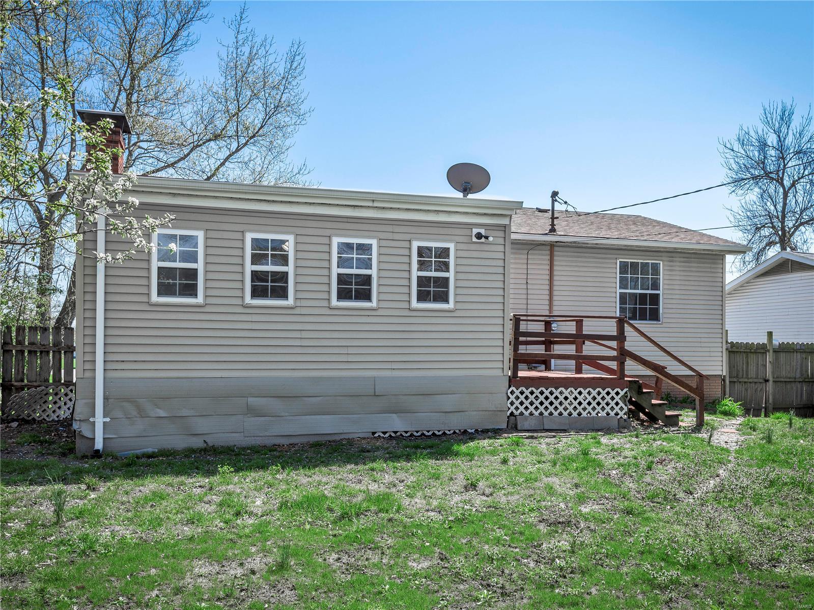 212 Big Arch Road Godfrey, IL 62035 - Photo 2 of 41 Gallery Image 2