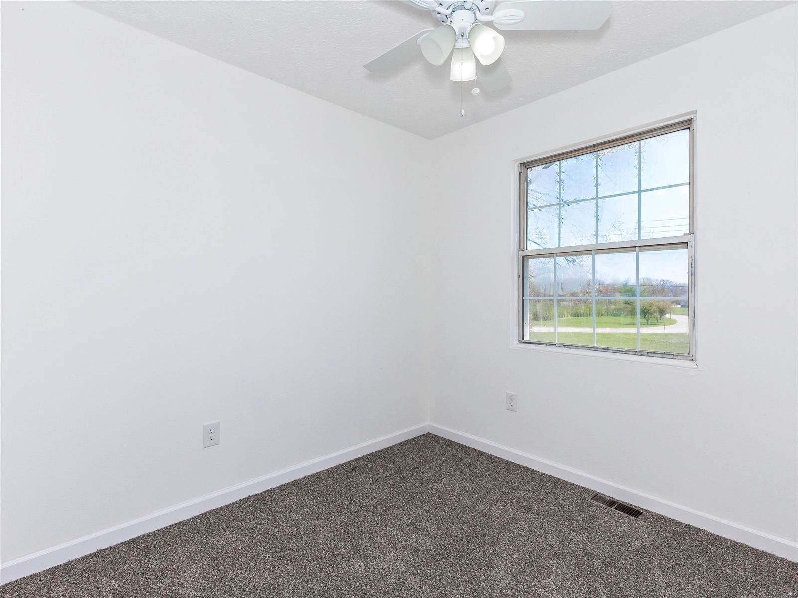 212 Big Arch Road Godfrey, IL 62035 - Photo 10 of 41 Gallery Image 10