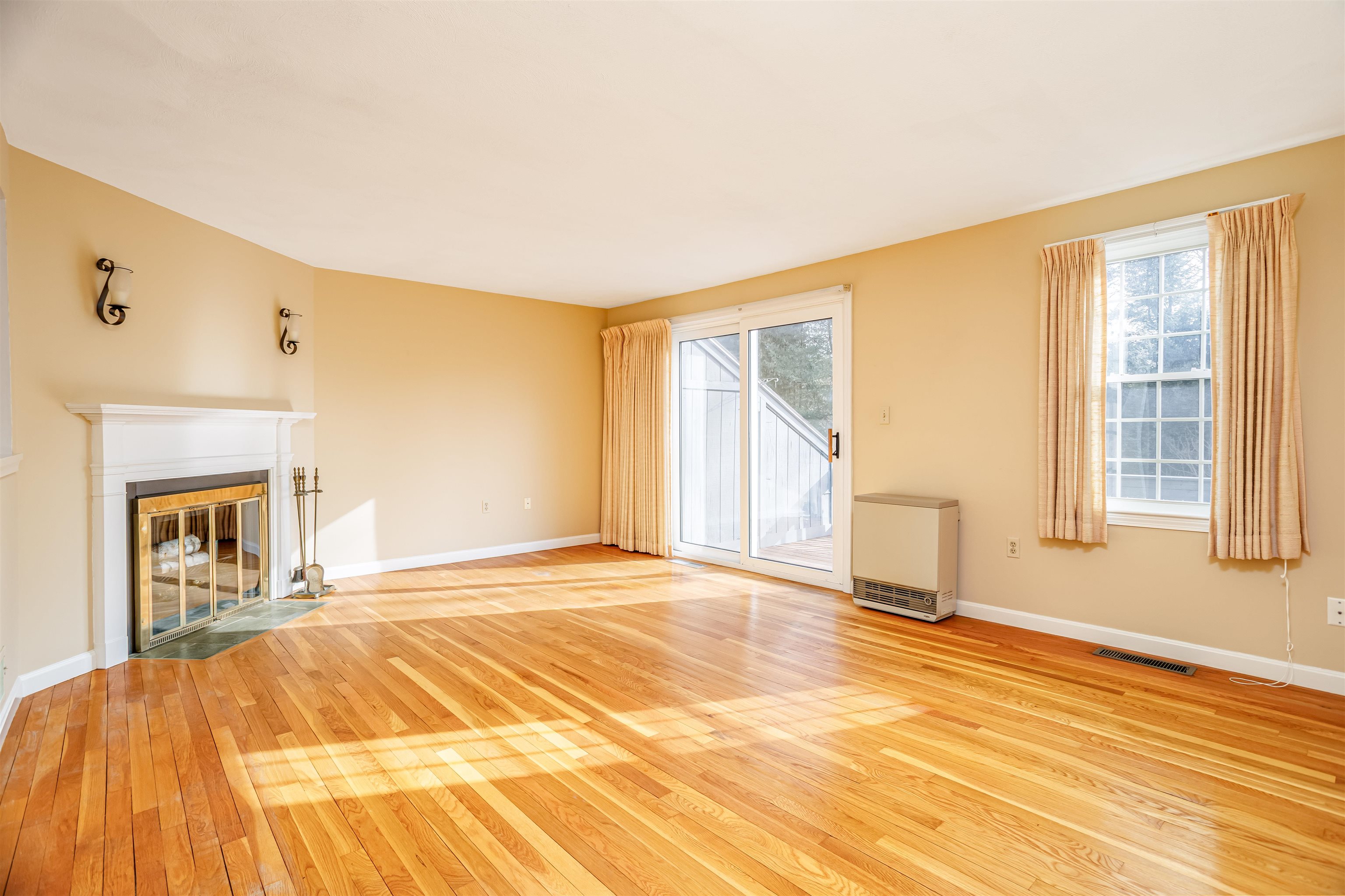 9 Governor Square, Unit 9 Peterborough, NH 03458 - Photo 2 of 31