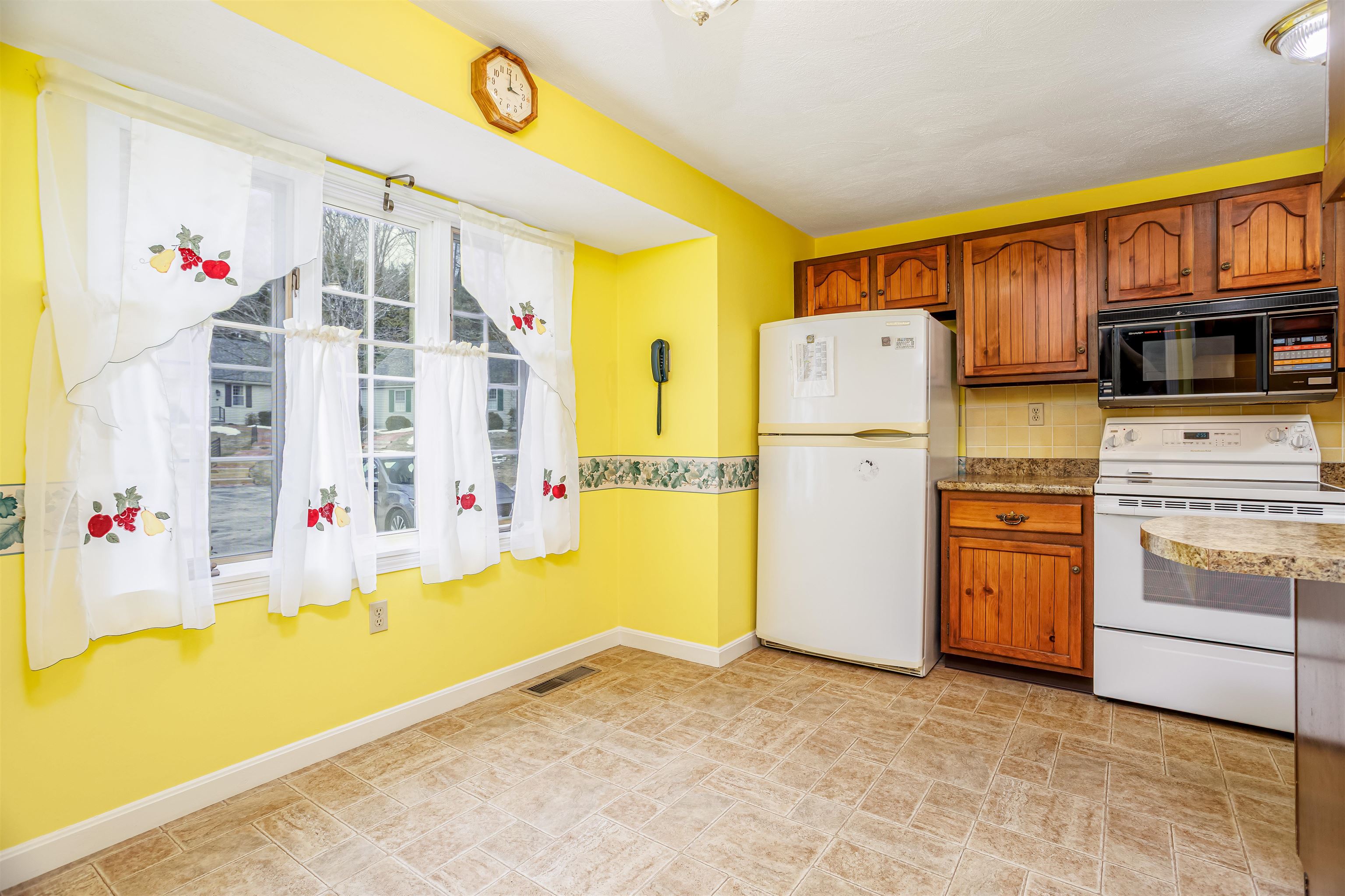9 Governor Square, Unit 9 Peterborough, NH 03458 - Photo 6 of 31
