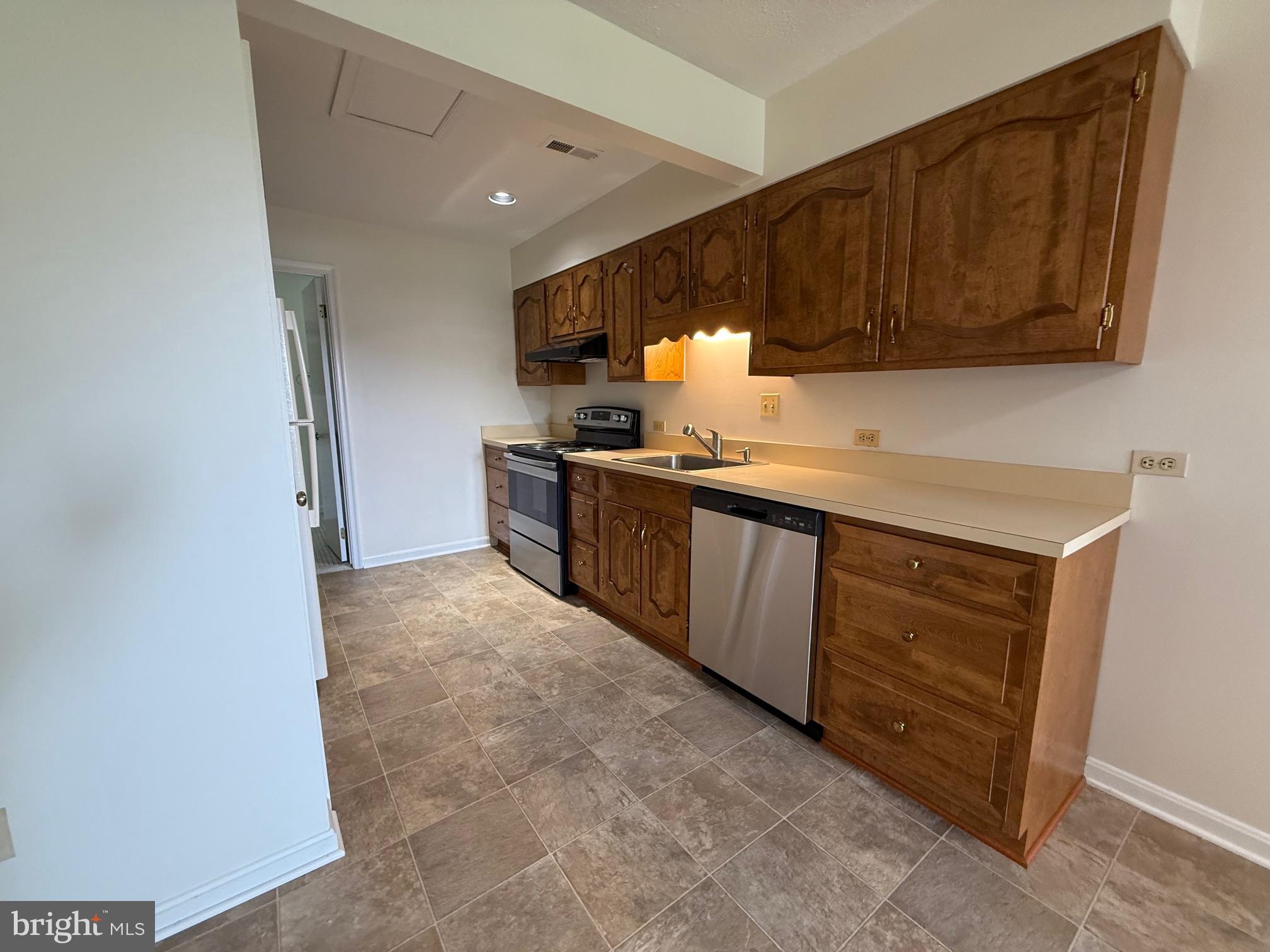 46420 Rue Purchase Road, Unit 4 Lexington Park, MD 20653 - Photo 10 of 21 Kitchen